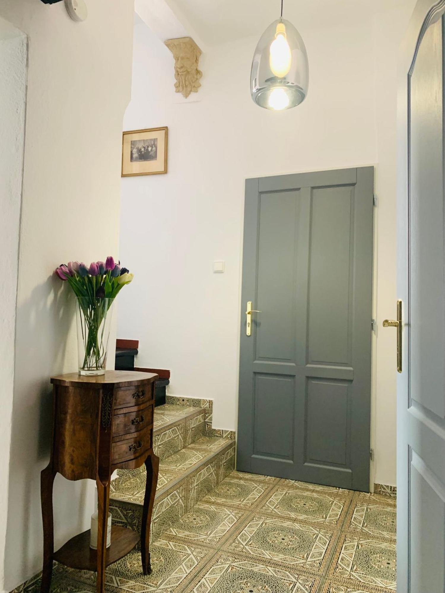 Boutique Apartments U Rolanda, Mikulasske Namesti Znojmo Buitenkant foto