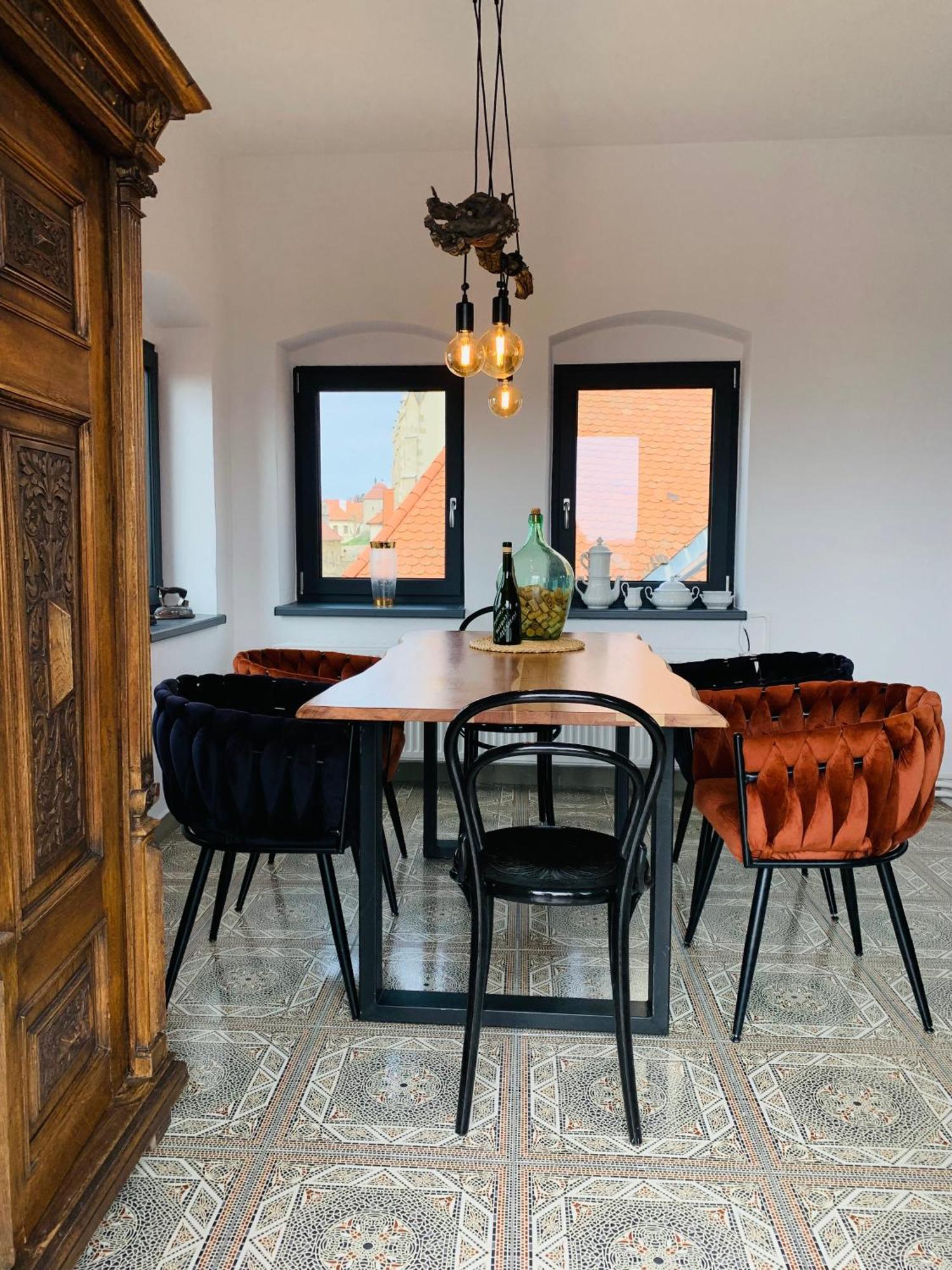 Boutique Apartments U Rolanda, Mikulasske Namesti Znojmo Buitenkant foto