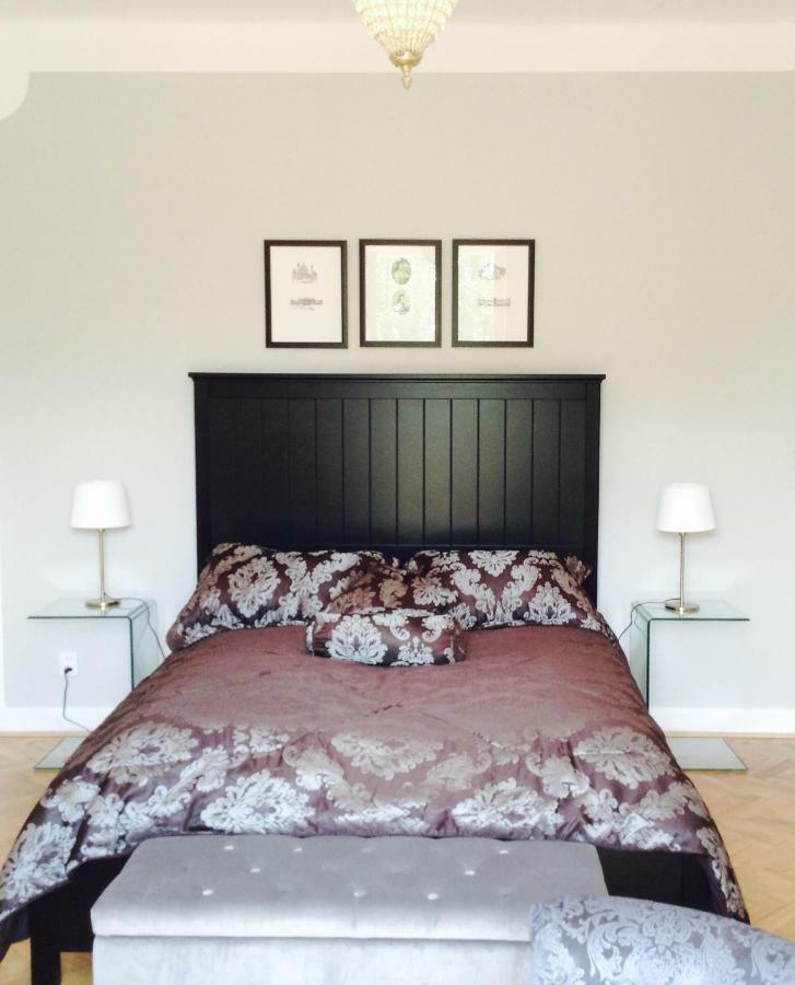 Boutique Apartments U Rolanda, Mikulasske Namesti Znojmo Buitenkant foto